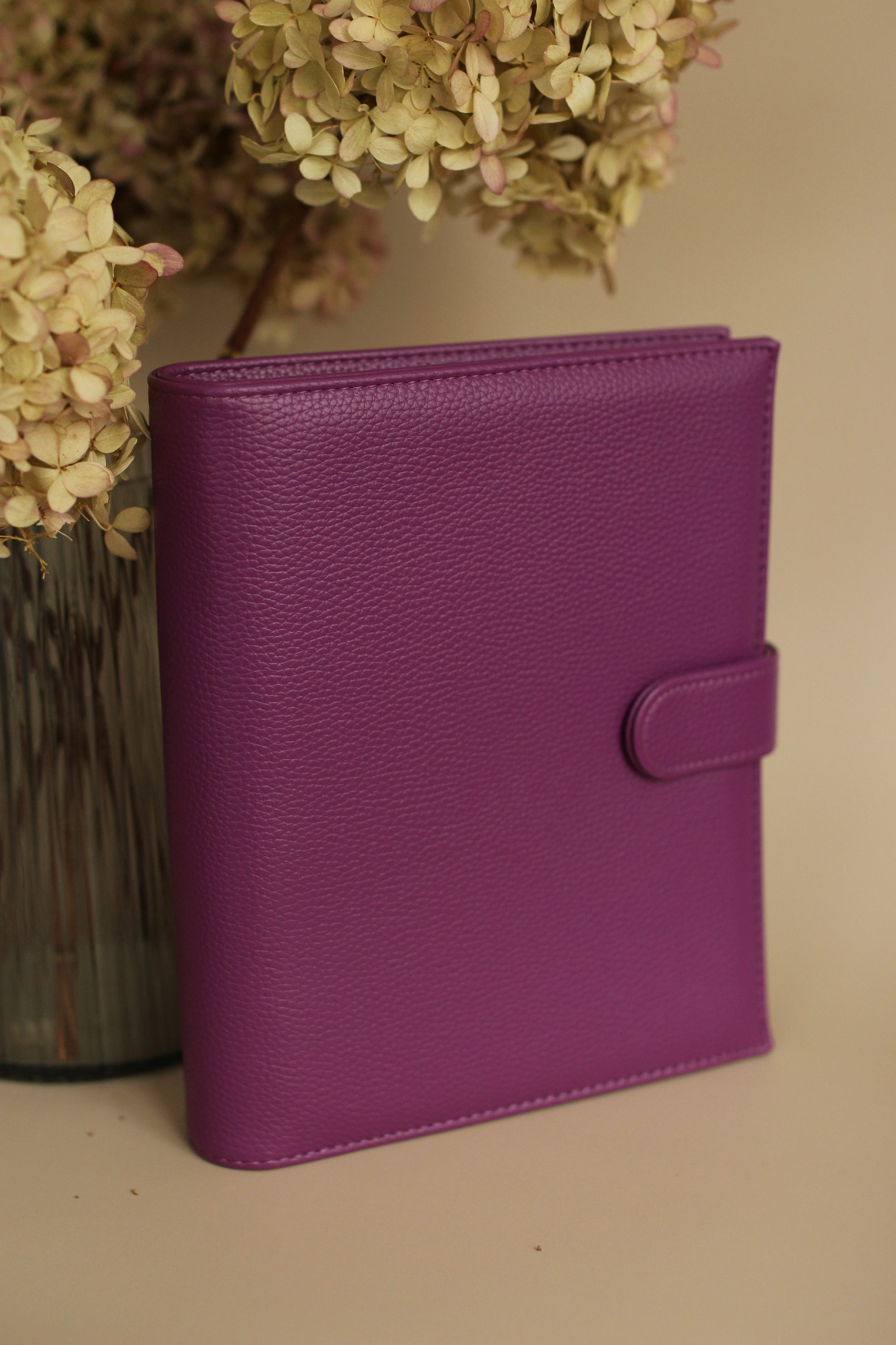 A5 Binder mit goldenen Details