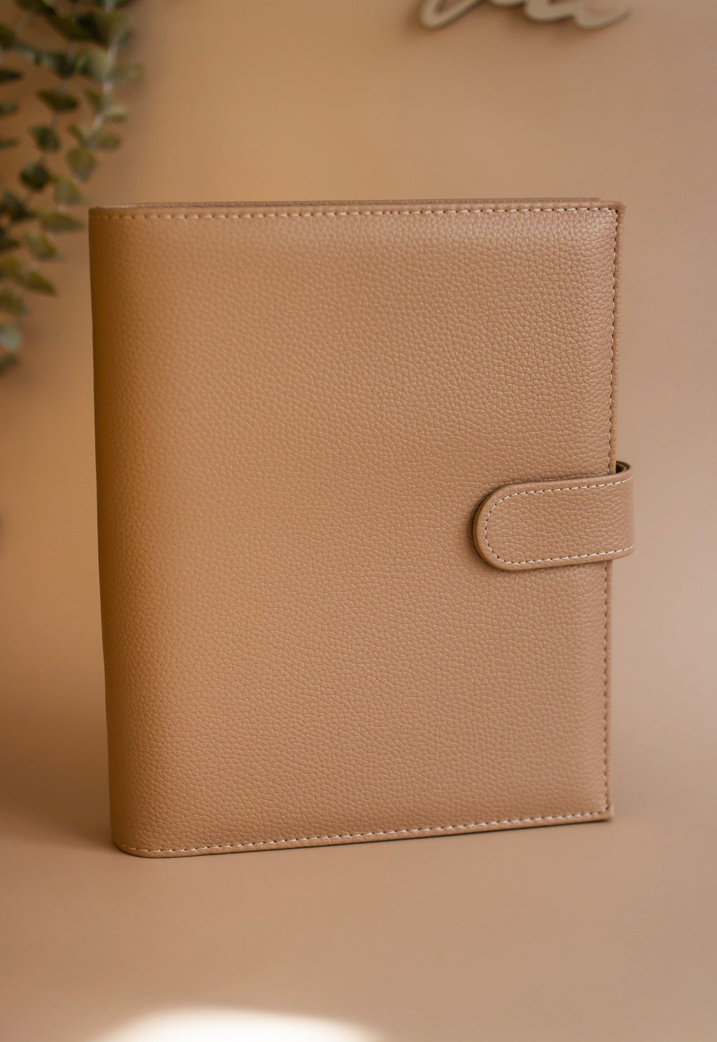 A5 Binder mit goldenen Details