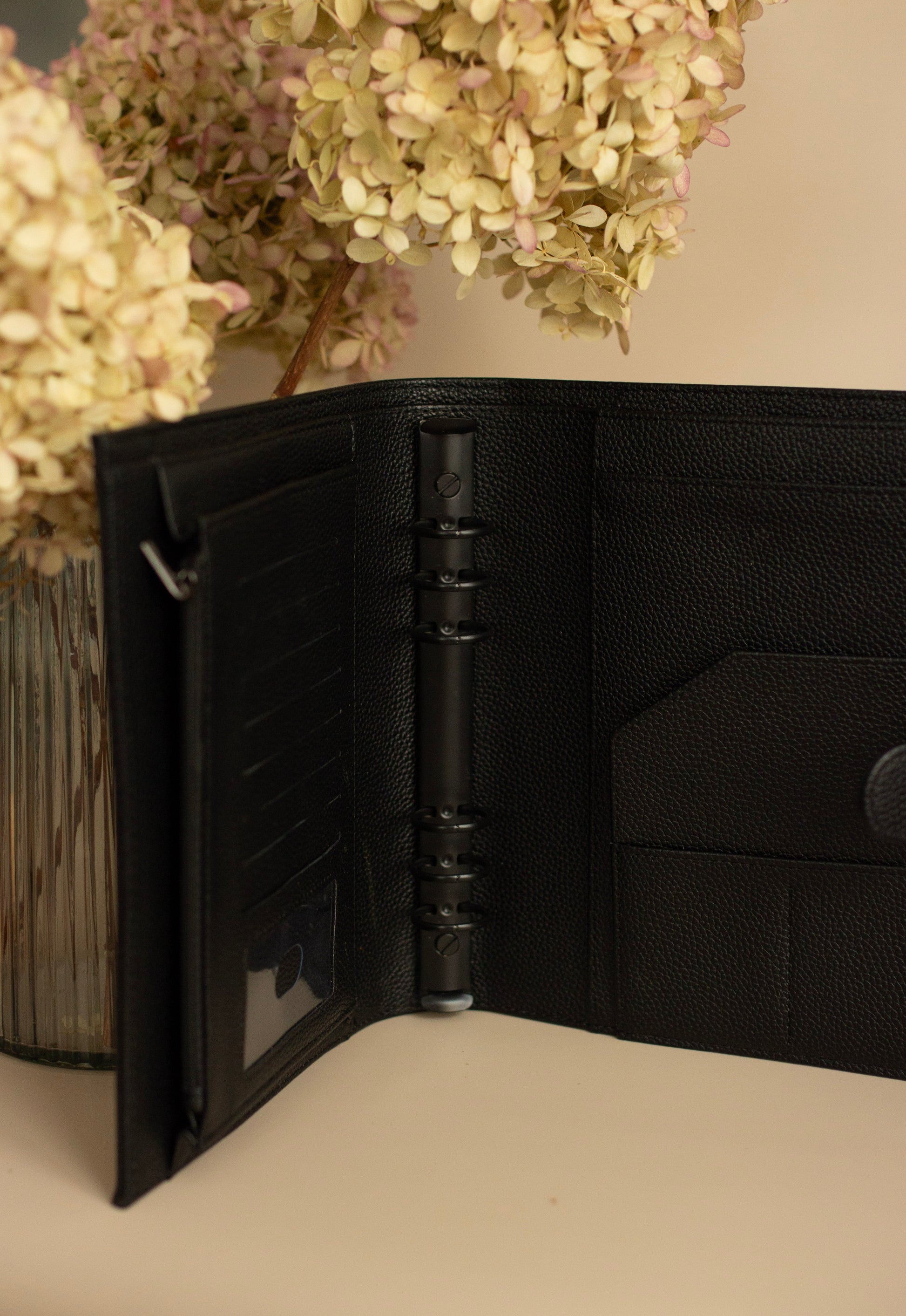 A5 Binder mit goldenen Details