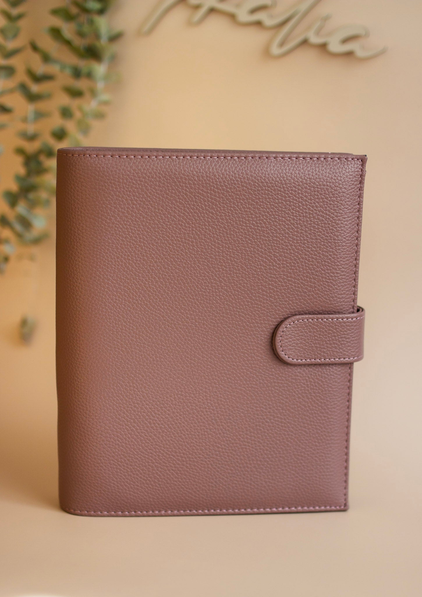 A5 Binder mit goldenen Details