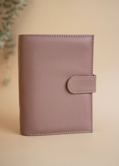 A6 Binder mit goldenen Details