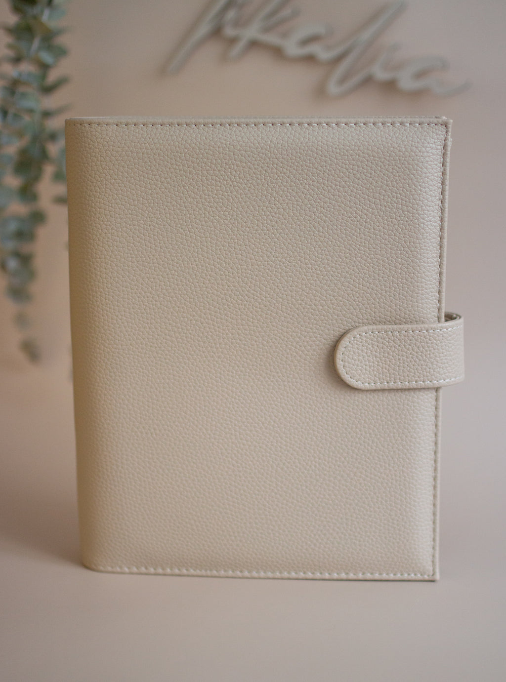 A5 Binder mit goldenen Details